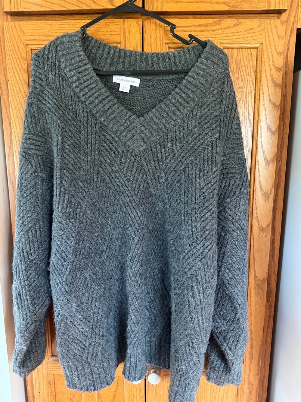 Liz Claiborne Charcoal Gray V-Neck Cable Knit Sweater